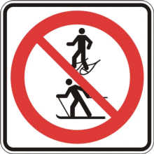 Accès interdit aux raquetteurs et aux skieurs de fond