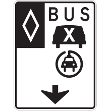 Voie réservée aux bus, covoiturage et véhicule électrique avec flèche au centre