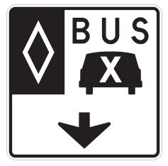 Voie réservée aux bus et covoiturage avec flèche au centre