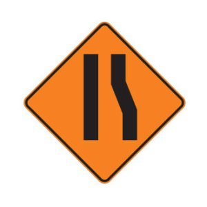Chaussée rétrécie à droite